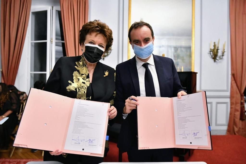 Sébastien Lecornu et Roselyne Bachelot-Narquin signent un pacte pour faciliter l’émergence et la visibilité d’artistes ultramarins