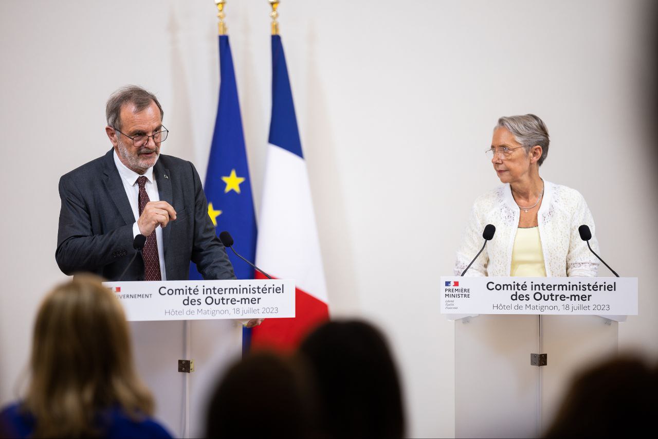 Jean François Carenco et Elizabeth Borne répondent à la presse à l'issue du CIOM