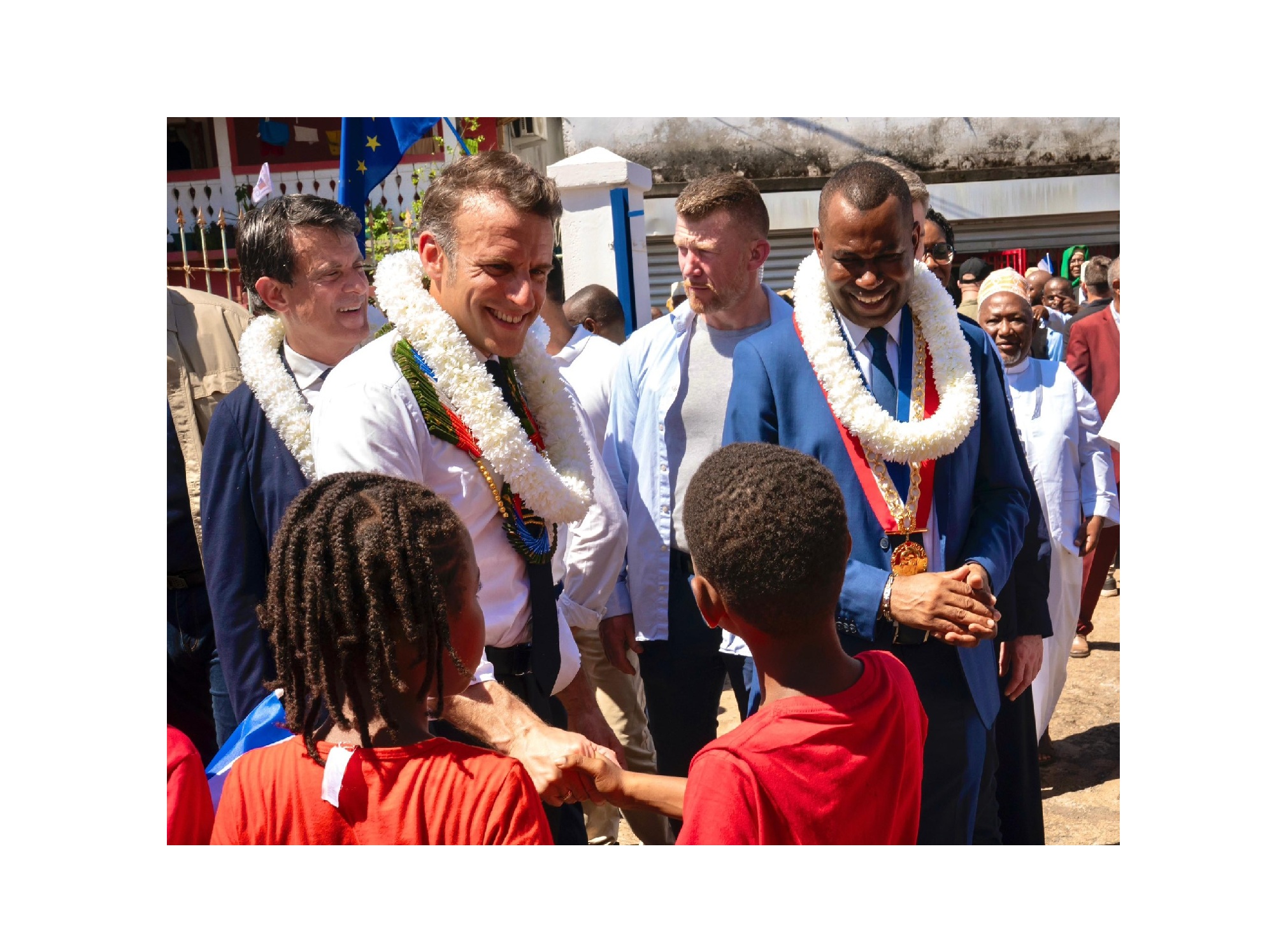 Emmanuel Macron et Manuel Valls à Mayotte - avril 2025